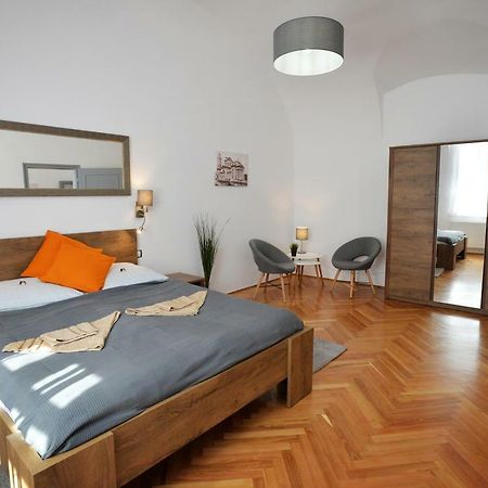 Pr Apartman Eger Exterior foto