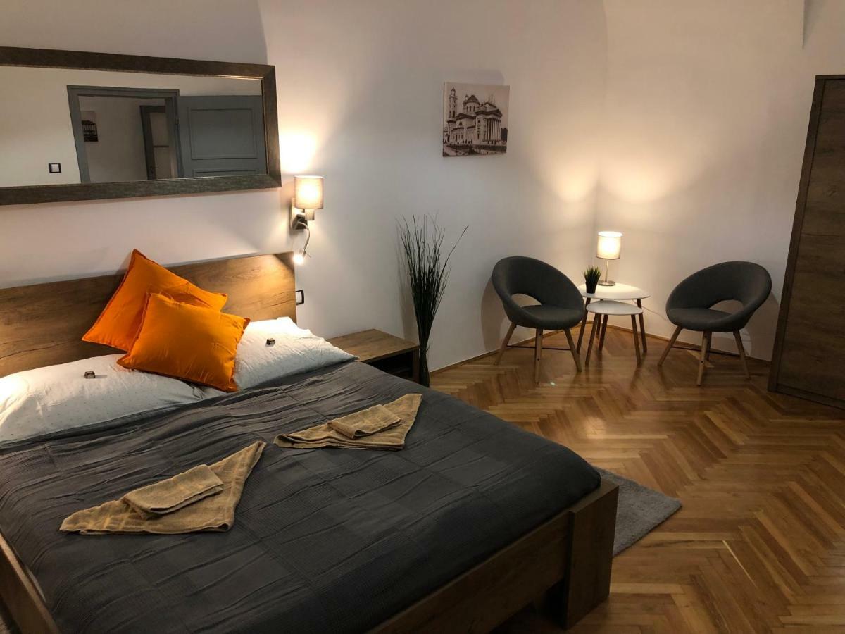 Pr Apartman Eger Exterior foto