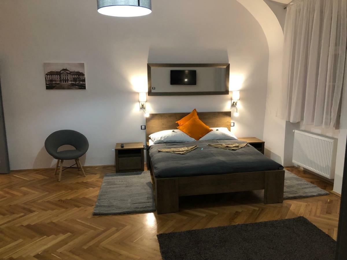 Pr Apartman Eger Exterior foto