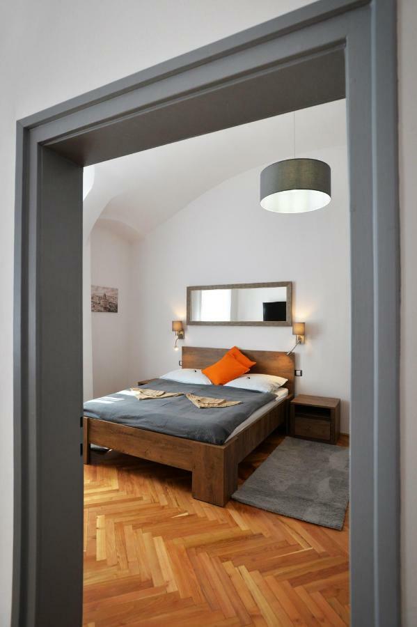Pr Apartman Eger Exterior foto