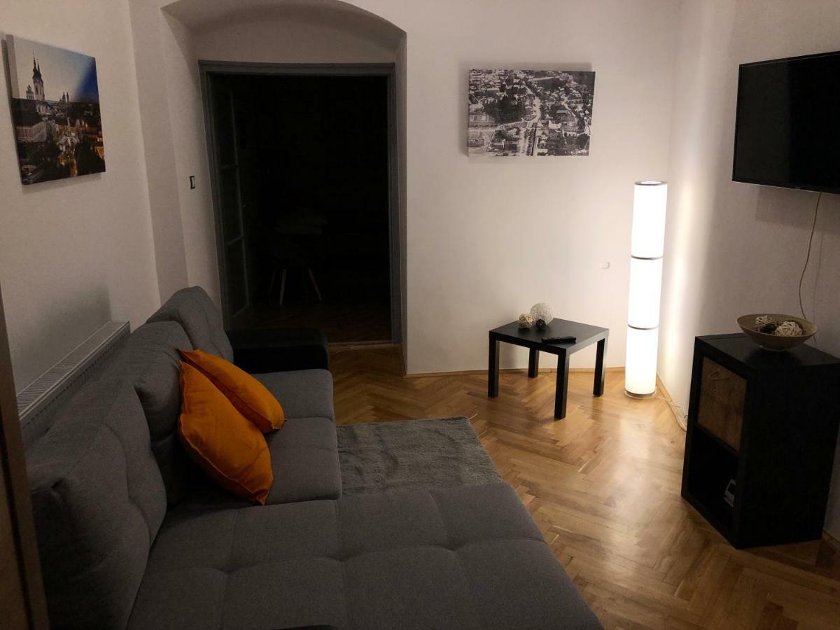 Pr Apartman Eger Exterior foto