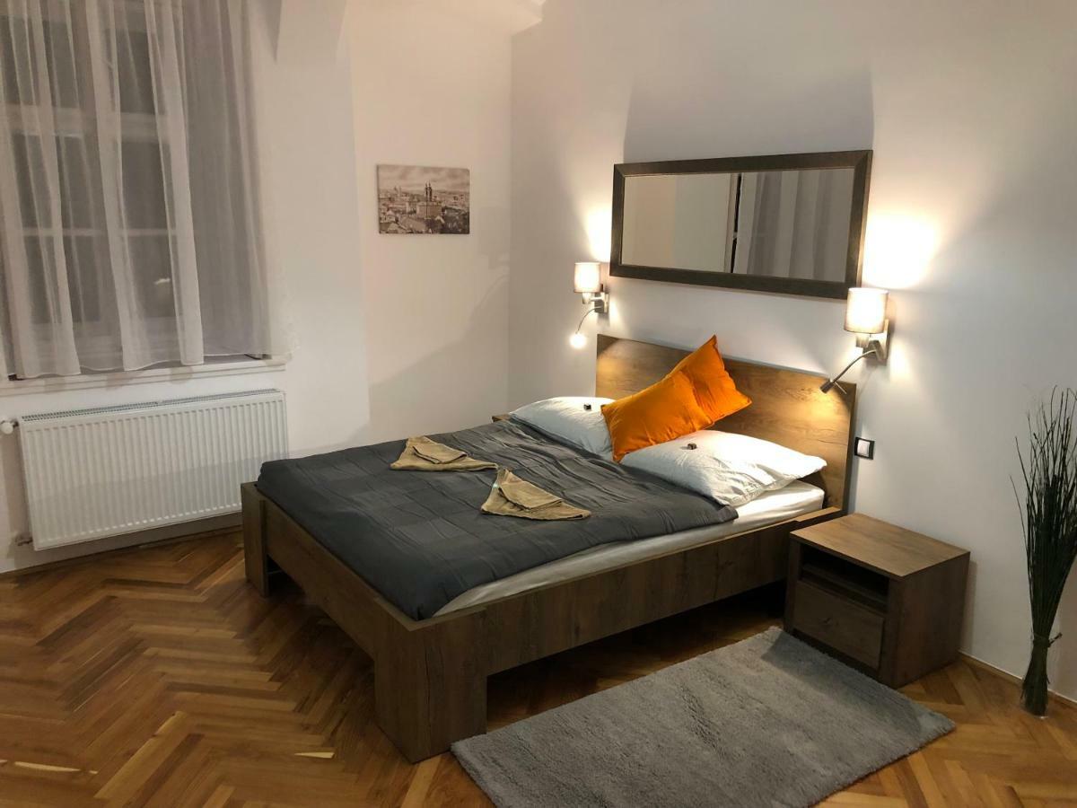 Pr Apartman Eger Exterior foto