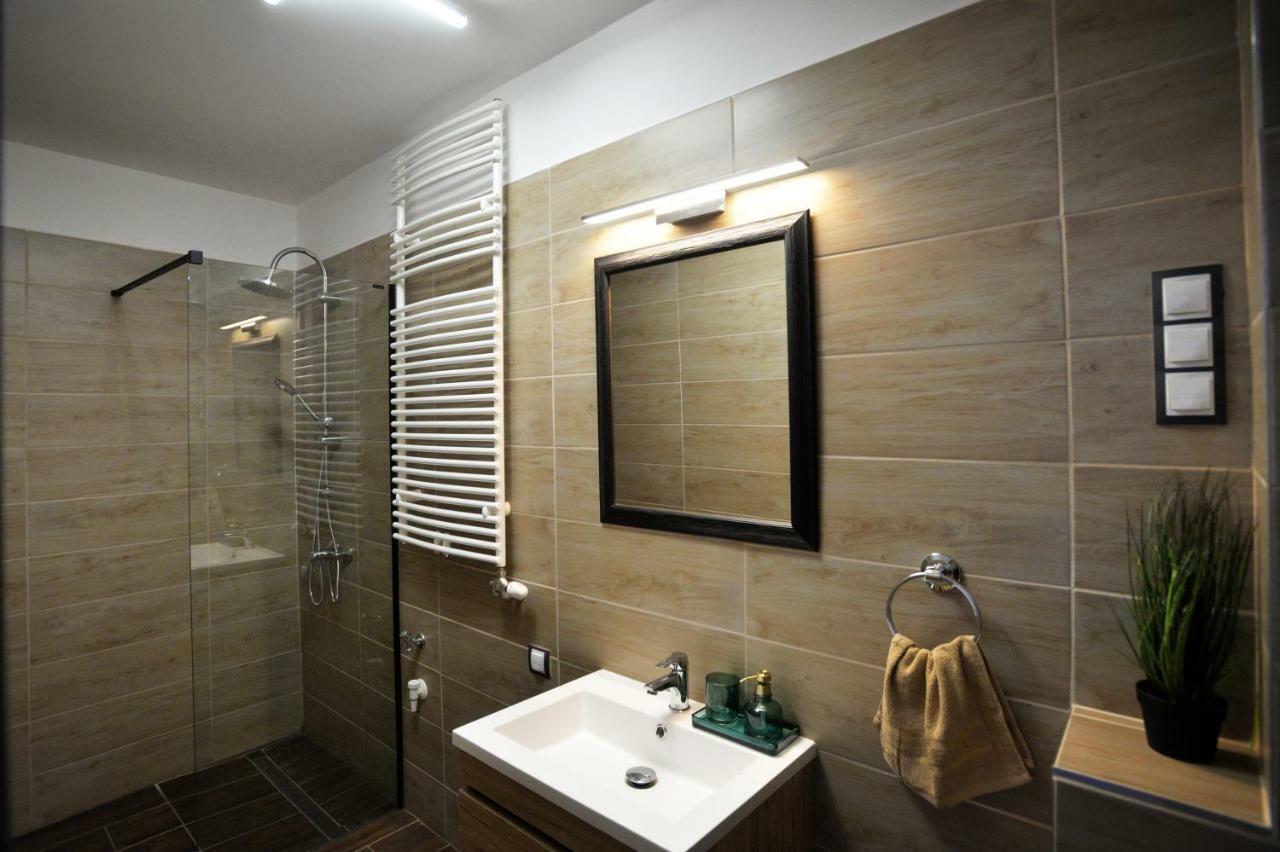 Pr Apartman Eger Exterior foto